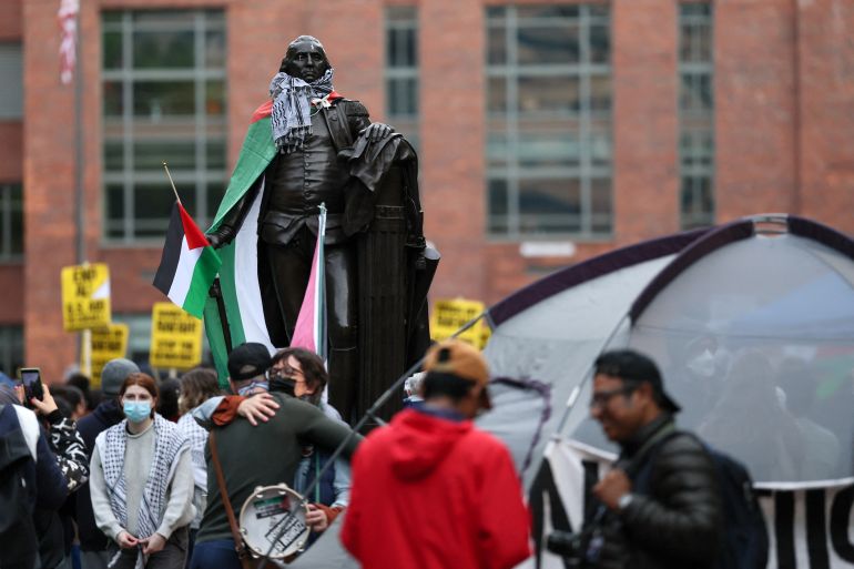 Students and others demonstrate at a protest encampment at University Yard in support of Palestinians in Gaza, during the ongoing conflict between Israel and the Palestinian Islamist group Hamas, at George Washington University in Washington, U.S., April 25, 2024. REUTERS/Leah Millis