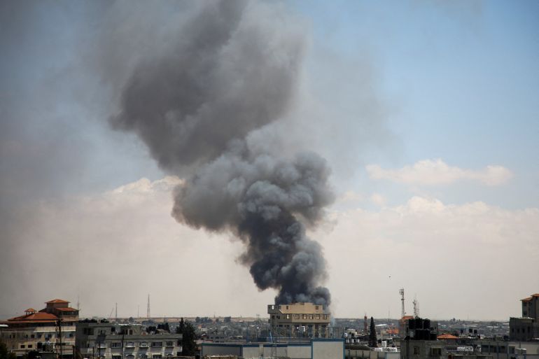 Smoke rises after an Israeli strike as Israeli forces launch a ground and air operation in the eastern part of Rafah, amid the ongoing conflict between Israel and Hamas, in Rafah, in the southern Gaza Strip May 7, 2024. REUTERS/Hatem Khaled