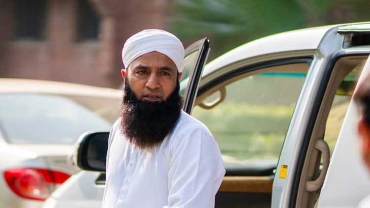 Saeed Anwar says he is not affiliated with any social media account