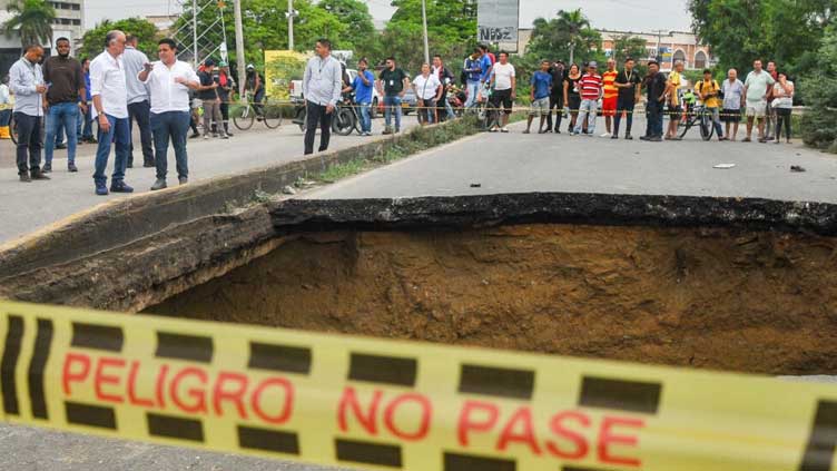 Four dead in Colombian bridge collapse
